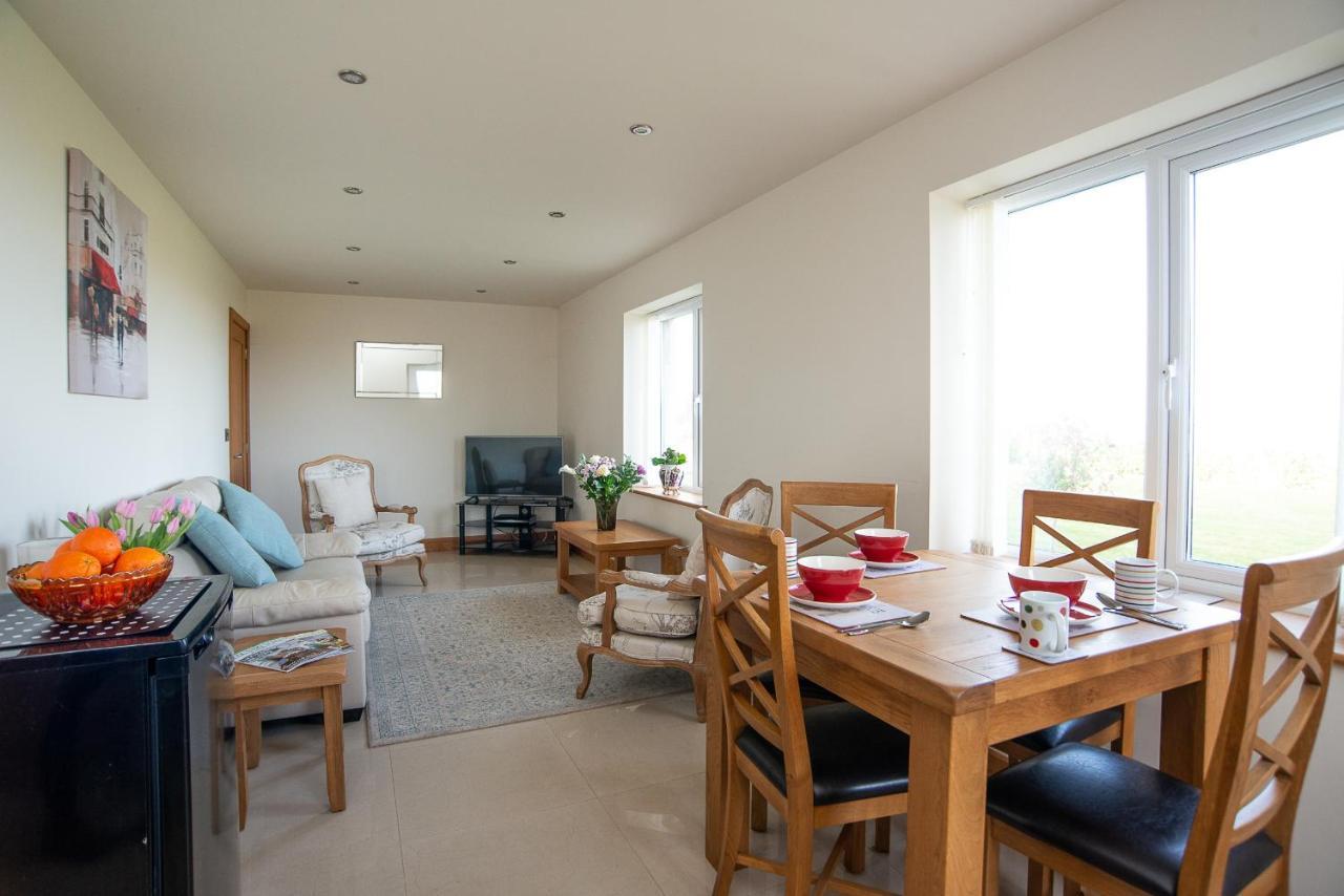 Finest Retreats - Sea Views Cottage Prestatyn Zewnętrze zdjęcie